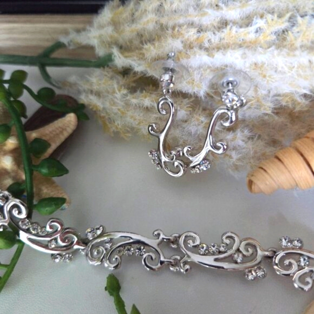Vintage 90's  Filigree Zircon necklace and earrings set Silver tone